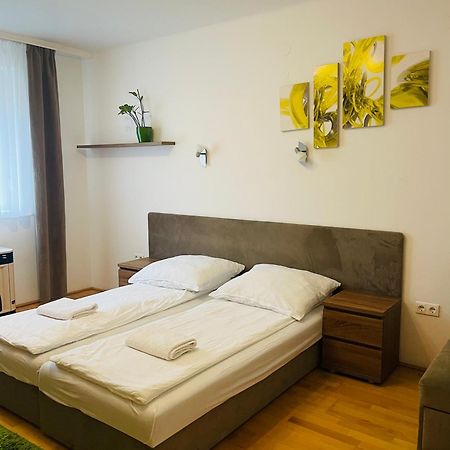 Weninger Studio Apartman Kiskunhalas Exterior photo