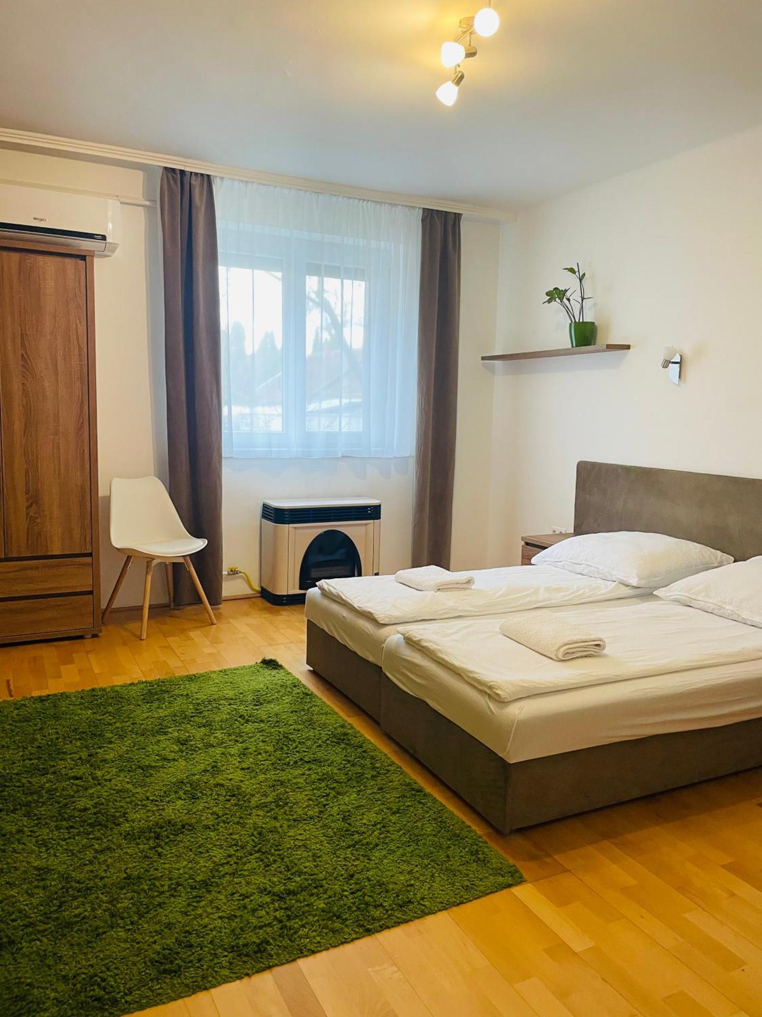 Weninger Studio Apartman Kiskunhalas Exterior photo