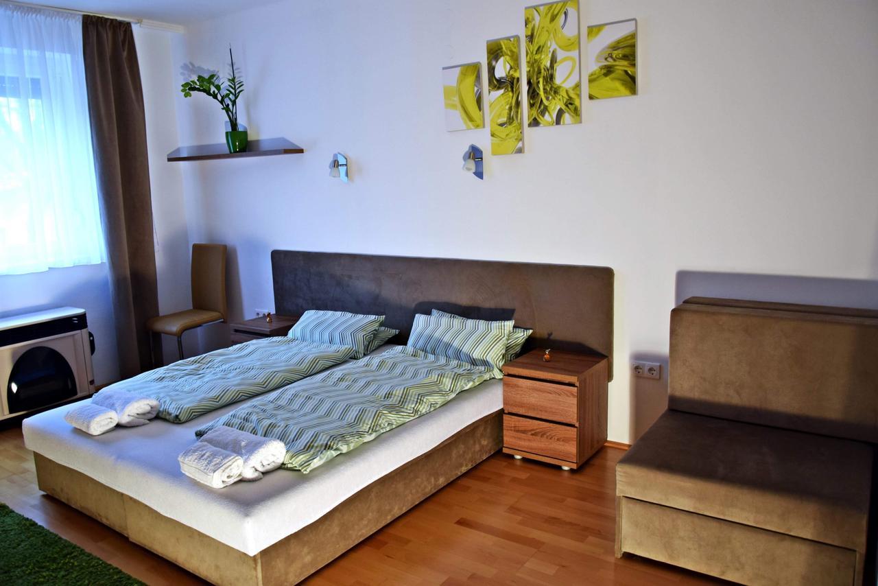 Weninger Studio Apartman Kiskunhalas Exterior photo